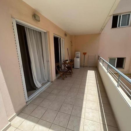 Apartamento Modern Studio Large Veranda -Metro Station Suggrou Atenas Exterior foto
